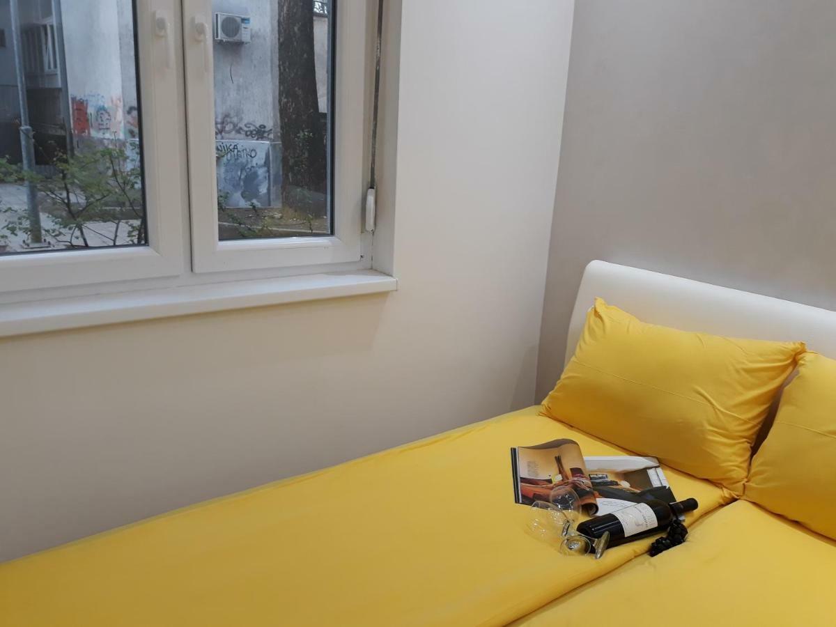 Sweet Yellow Apartment Belgrade Luaran gambar